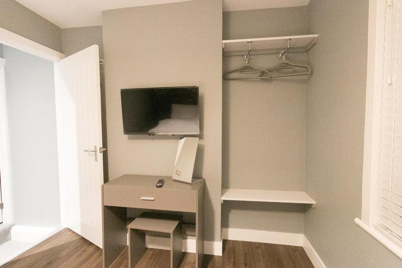 Stylish Close To The By Adliv Holiday home Margate